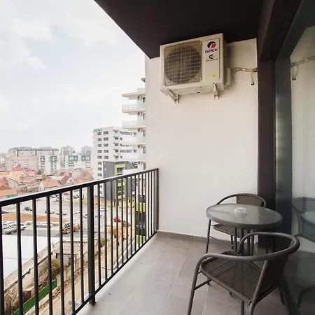 Trio Pink Apartment Oradea Exterior photo